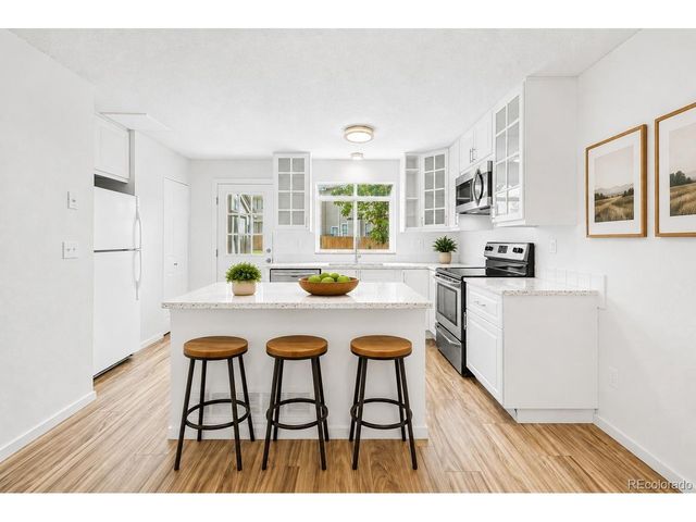 18274 E Arizona Ave B, Aurora, CO 80017