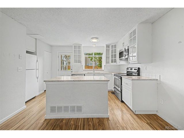 18274 E Arizona Ave B, Aurora, CO 80017