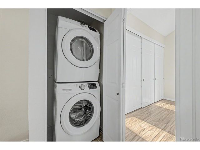 18274 E Arizona Ave B, Aurora, CO 80017