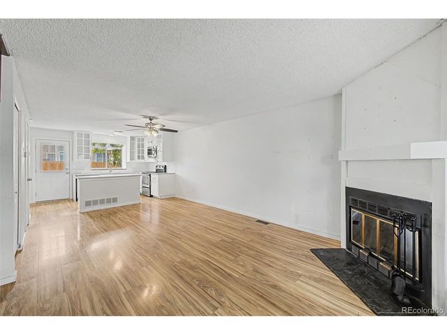 18274 E Arizona Ave B, Aurora, CO 80017