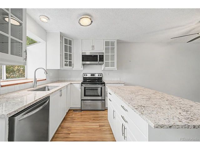 18274 E Arizona Ave B, Aurora, CO 80017