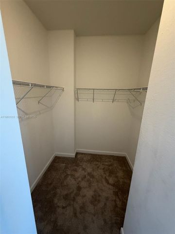 679 SE 13th St Cir 679, Homestead, FL 33034