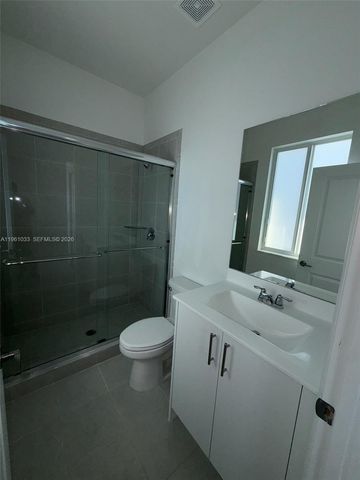 679 SE 13th St Cir 679, Homestead, FL 33034