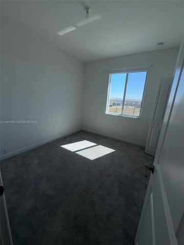 679 SE 13th St Cir 679, Homestead, FL 33034