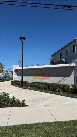 679 SE 13th St Cir 679, Homestead, FL 33034