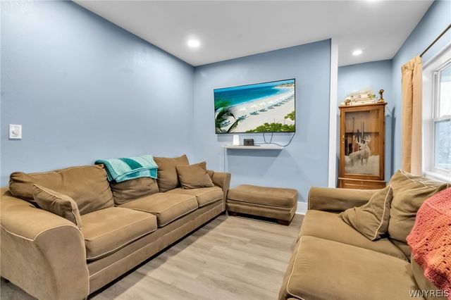 42 Maplewood Avenue, West Seneca, NY 14224