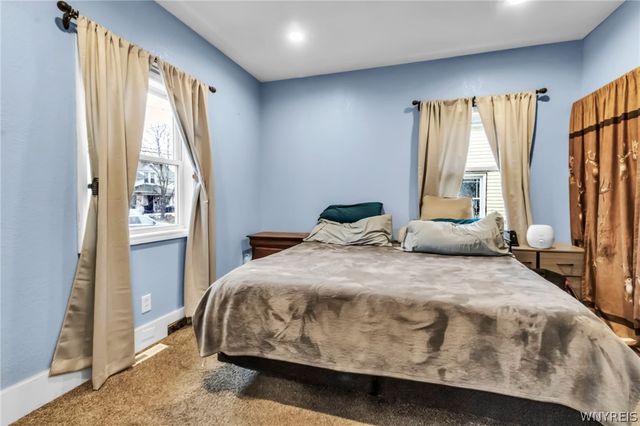 42 Maplewood Avenue, West Seneca, NY 14224