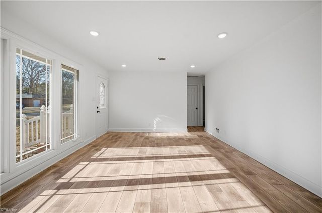 215 Leonard RD, Portsmouth, VA 23701