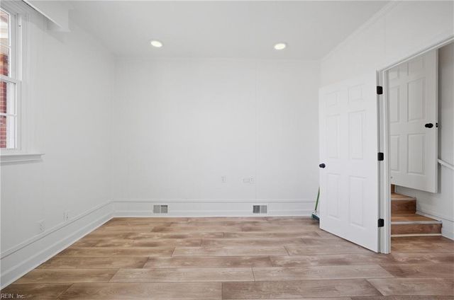 215 Leonard RD, Portsmouth, VA 23701