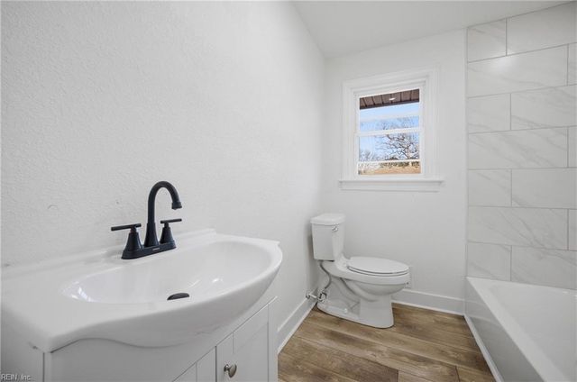 215 Leonard RD, Portsmouth, VA 23701