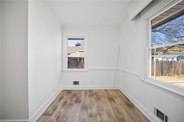 215 Leonard RD, Portsmouth, VA 23701