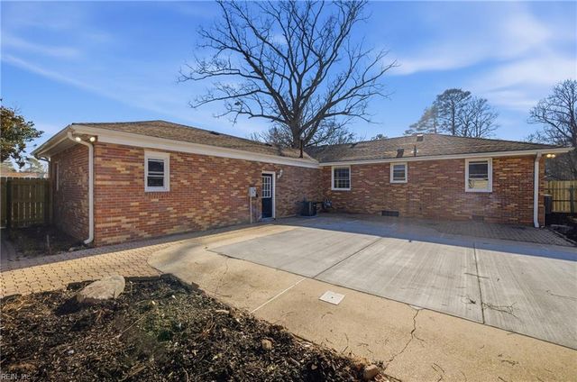 215 Leonard RD, Portsmouth, VA 23701