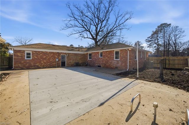 215 Leonard RD, Portsmouth, VA 23701