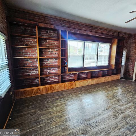 107 East Liberty Street, Claxton, GA 30417