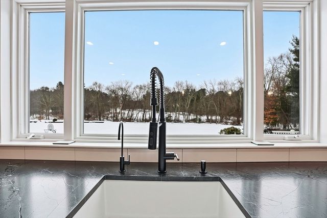 345 North St, Medfield, MA 02052