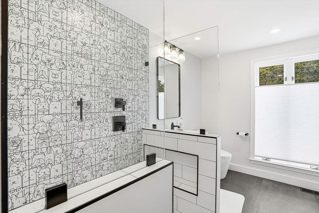 345 North St, Medfield, MA 02052