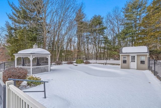 345 North St, Medfield, MA 02052