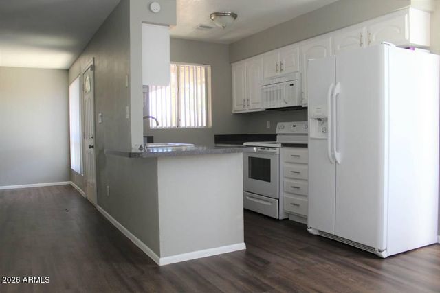 20421 N 3RD Drive 8, Phoenix, AZ 85027