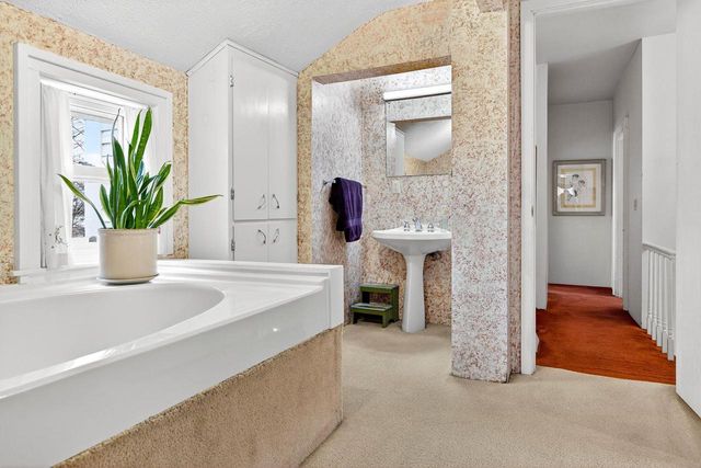 13 N 4TH AVENUE, Winneconne, WI 54986