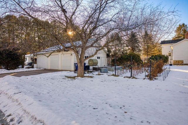 13 N 4TH AVENUE, Winneconne, WI 54986