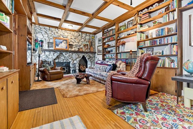 13 N 4TH AVENUE, Winneconne, WI 54986