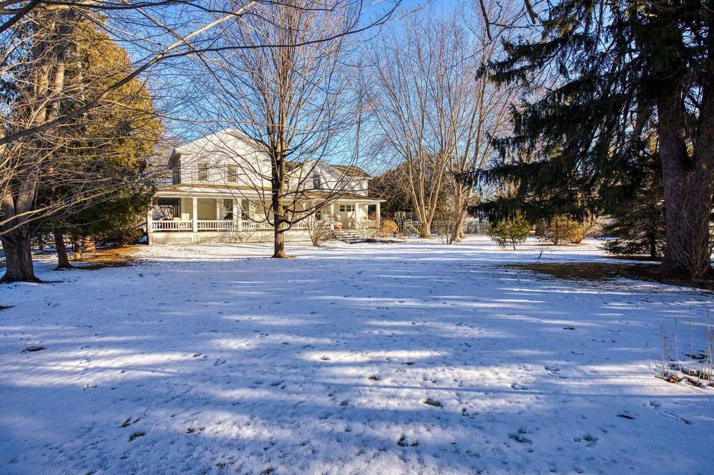 13 N 4TH AVENUE, Winneconne, WI 54986