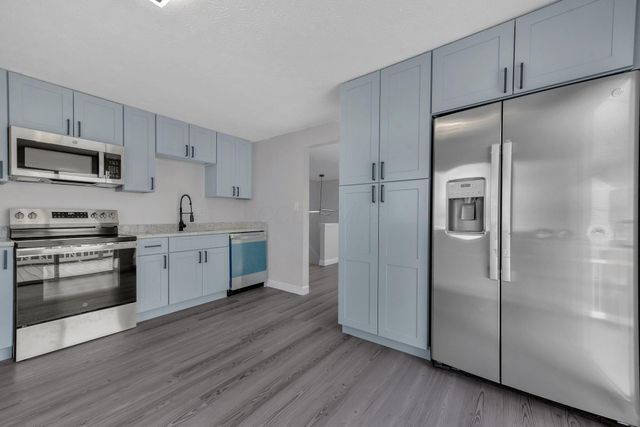 662 Bartfield Drive, Columbus, OH 43207