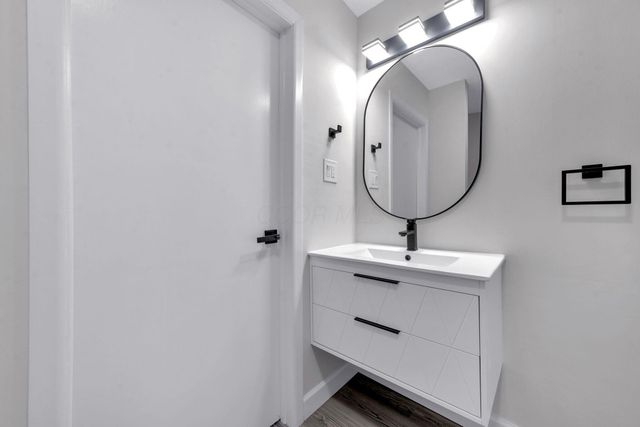 662 Bartfield Drive, Columbus, OH 43207