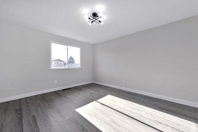 662 Bartfield Drive, Columbus, OH 43207