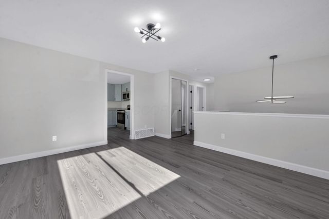 662 Bartfield Drive, Columbus, OH 43207