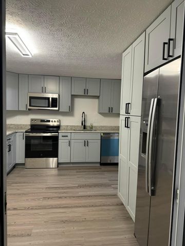 662 Bartfield Drive, Columbus, OH 43207