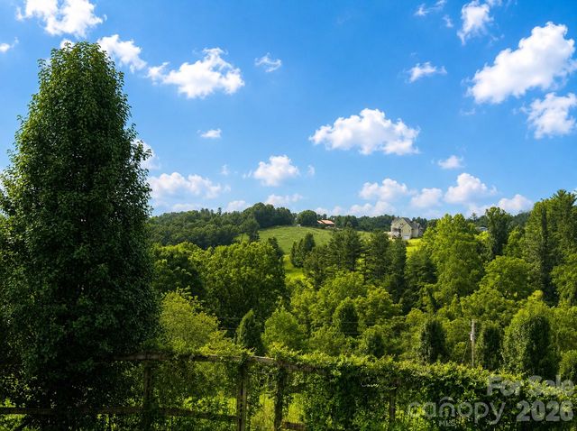 98 Tom Arthur Lane, Marshall, NC 28753