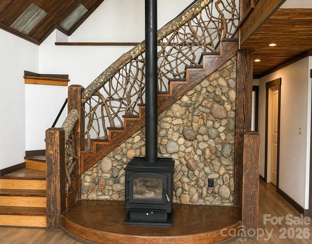98 Tom Arthur Lane, Marshall, NC 28753