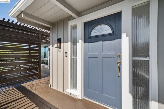 6411 Snake Road, Oakland, CA 94611