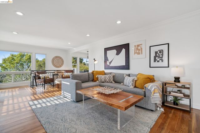 6411 Snake Road, Oakland, CA 94611