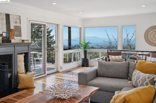 6411 Snake Road, Oakland, CA 94611