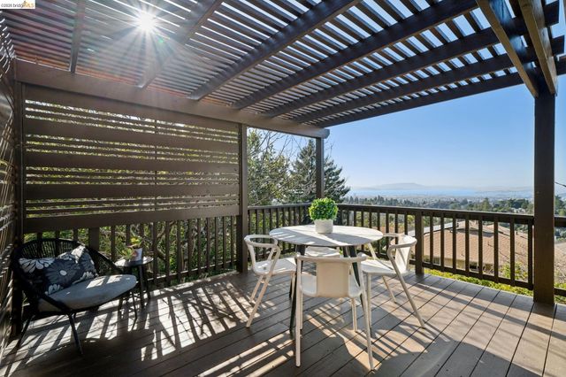 6411 Snake Road, Oakland, CA 94611