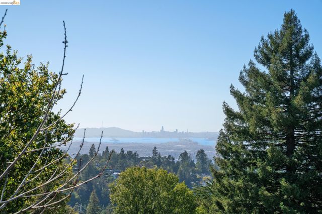 6411 Snake Road, Oakland, CA 94611