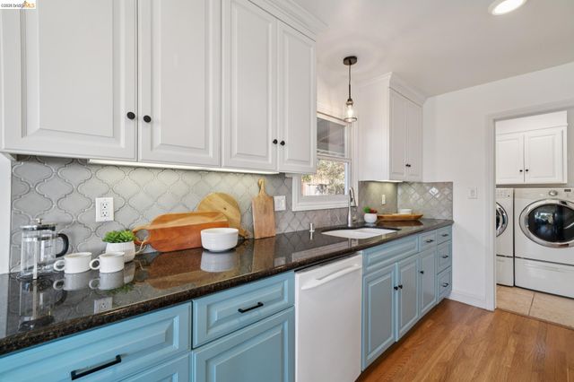 6411 Snake Road, Oakland, CA 94611