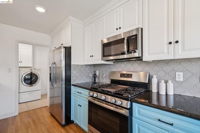 6411 Snake Road, Oakland, CA 94611