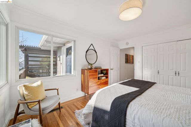 6411 Snake Road, Oakland, CA 94611