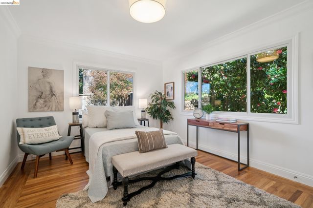 6411 Snake Road, Oakland, CA 94611