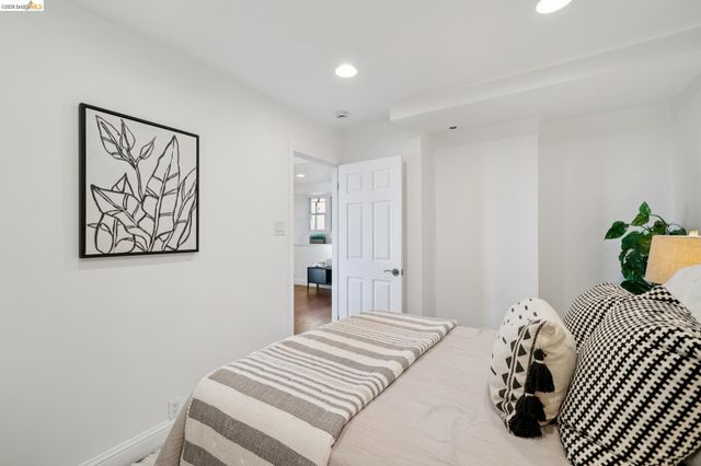 6411 Snake Road, Oakland, CA 94611