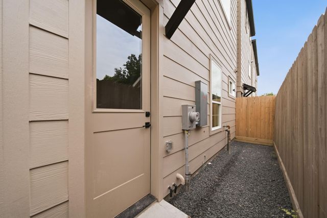 4430 Providence Street B, Houston, TX 77020