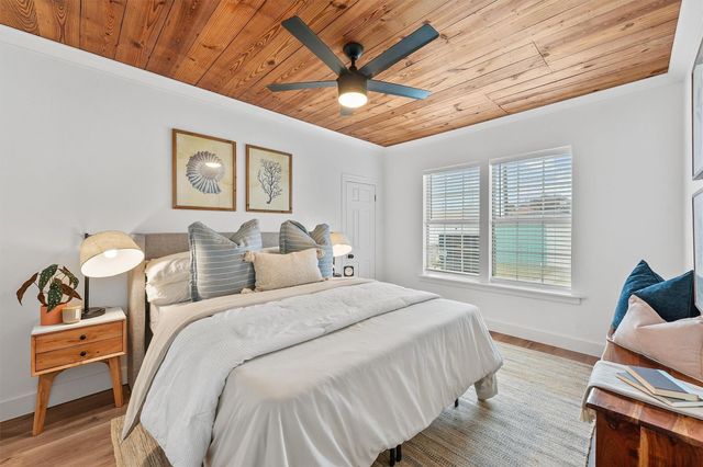 4907 Alamo Drive, Galveston, TX 77551