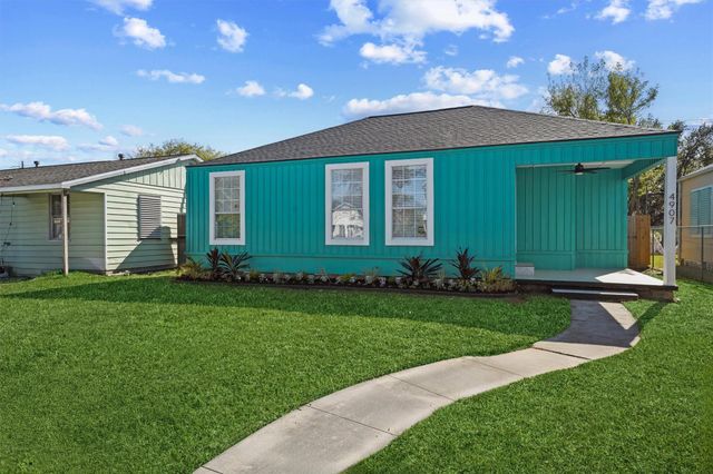 4907 Alamo Drive, Galveston, TX 77551