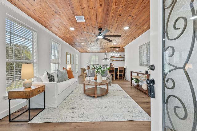 4907 Alamo Drive, Galveston, TX 77551