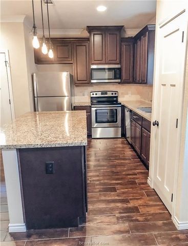 1142 Oney Hervey, College Station, TX 77840