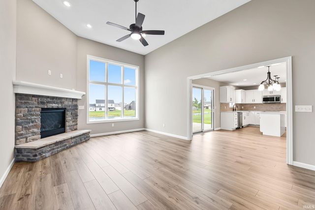 2112 Custer Drive, Garrett, IN 46738