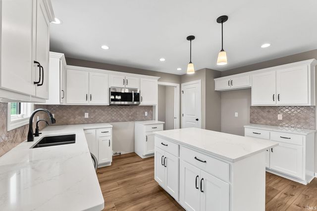 2112 Custer Drive, Garrett, IN 46738